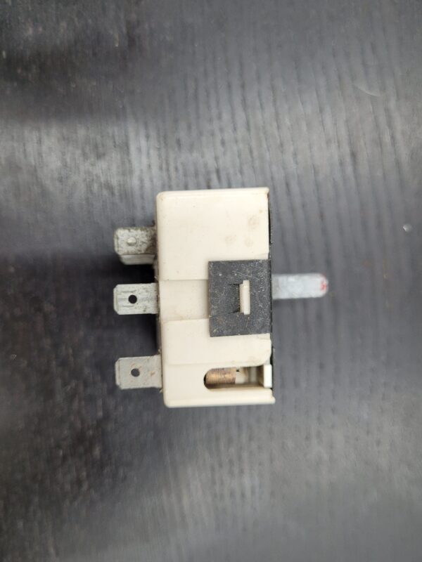 Kenmore Range Surface Element Control Switch 316021501 - Image 2