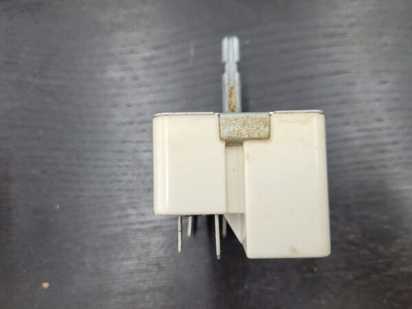 GE Range Surface Element Control Switch, 2,000-watt WB24T10026 / 164D1816P11 - Image 2