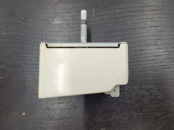 Hotpoint Range Surface Element Control Switch WB24T10027 - Image 3