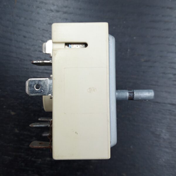 Range Surface Element Control Switch WB24T10153 - Image 2