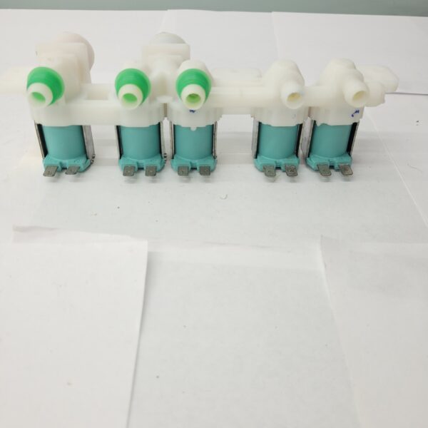 Samsung Washer Water Inlet Valve Assembly DC97-15459G - Image 2