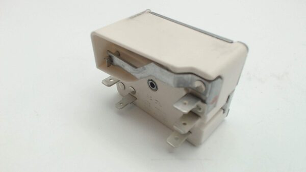 Whirlpool Electric Range 6" Surface Burner Switch. 5.2-6.6A 240V WP3149404 - Image 4