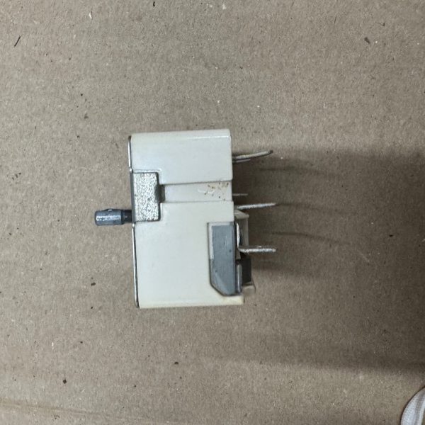 Whirlpool Range Oven Surface Switch  WP3149404 3148951 - Image 2