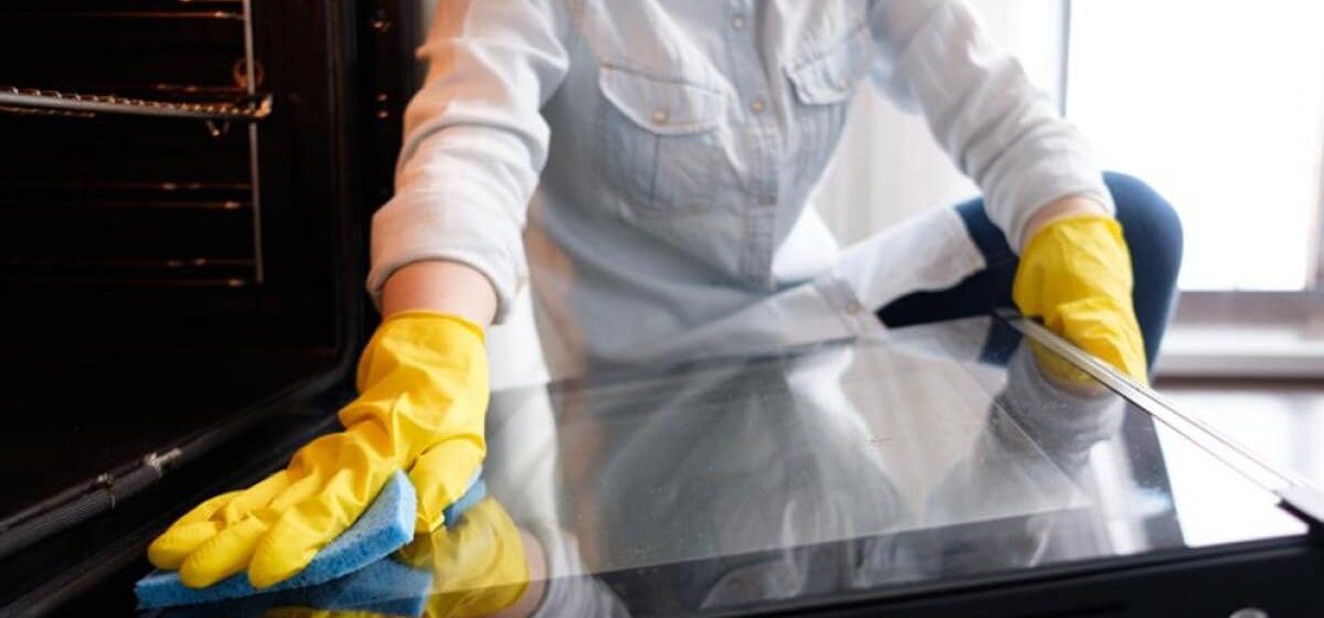 Keep your oven always shining.