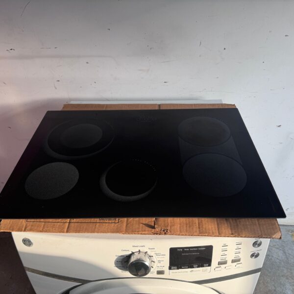Frigidaire Electric Range Main Top (Black) 318223626 - Image 3