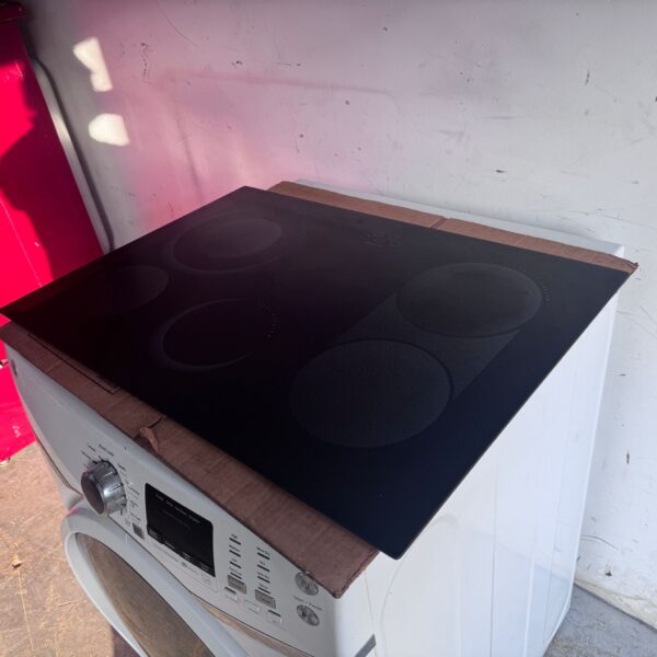 Frigidaire Electric Range Main Top (Black) 318223626 - Image 2